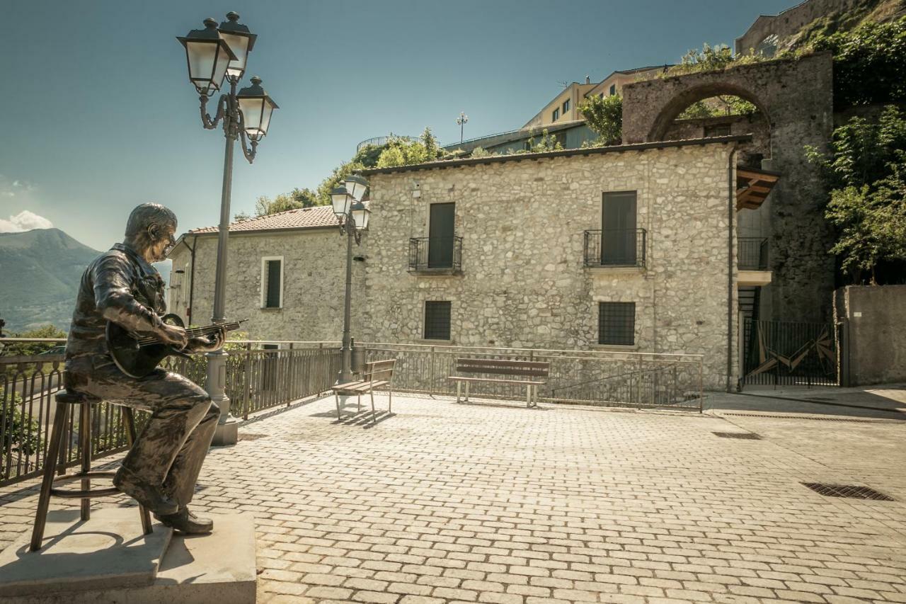 Ostello Della Gioventu Massimo Troisi Oliveto Citra Luaran gambar